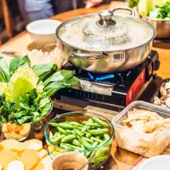 Jakie surówki do gęsi idealnie podkreślą jej smak i aromat
