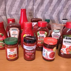 Kolekcja pikantnych ketchupów od polskiego producenta przypraw. Wśród nich znajdziemy m.in. Heinz, Kania, Develey, Błonnik i inne.