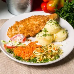 Najlepsze surówki do ryby i frytek, które zachwycą Twoje kubki smakowe
